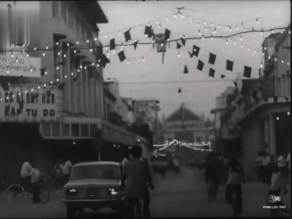 img of Đêm Hà Nội (đạo diễn Trần Bảo, 1979) - Những Quang Cảnh và Gương Mặt