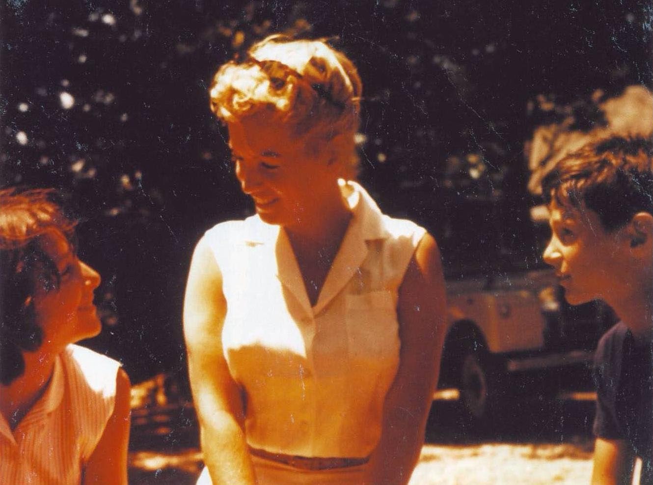 Ảnh bài đăng MARILYN MONROE cùng hai người con riêng của chồng